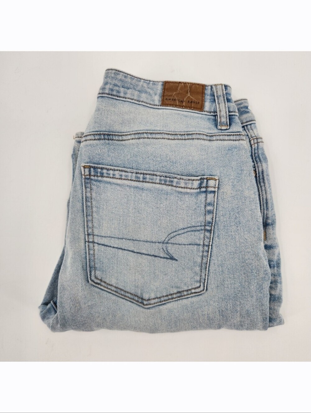 American Eagle Strigid Mom Jean Womens Size 4 Distressed Light Wash Denim